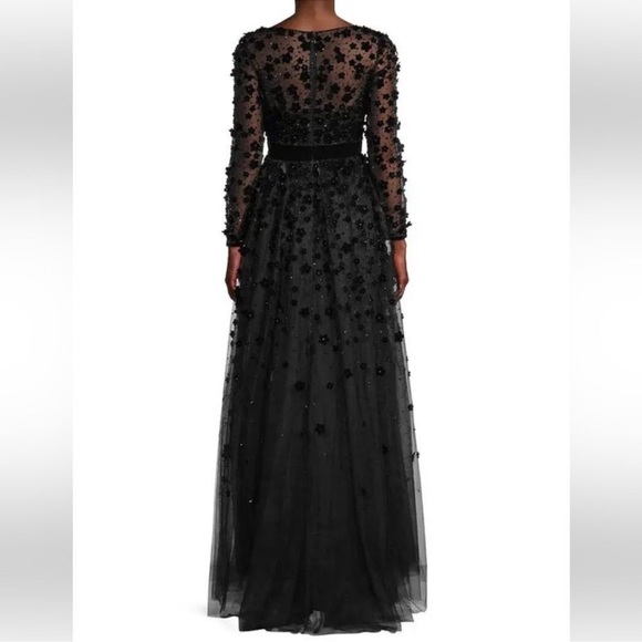 NWT Mac Duggal 67502 Floral Appliqué V-Neck Evening Gown Size 4 Black $798 - Picture 6 of 16